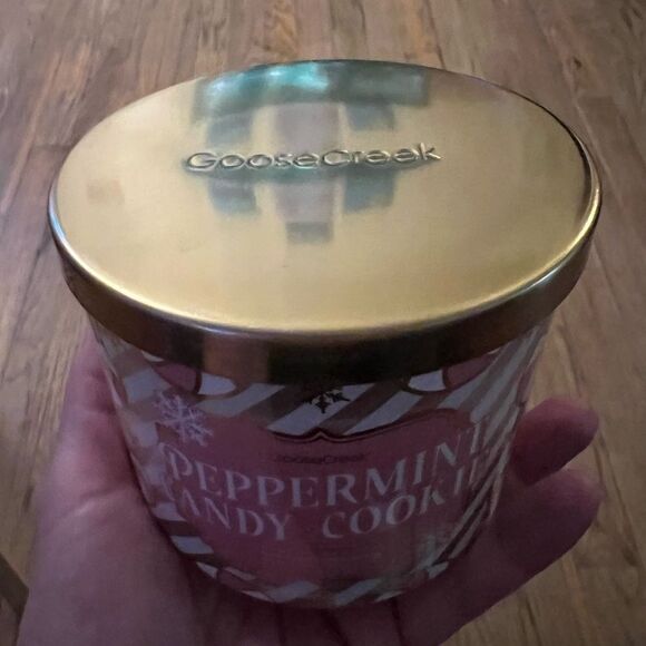 Goose Creek 3 Wick Candle Peppermint Candy Cookie - Picture 3 of 6
